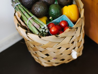 Apporter son sac réutilisable à l’épicerie